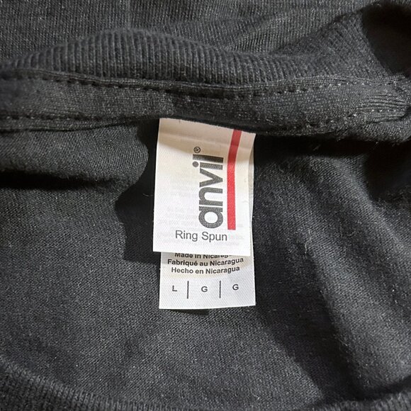 Petty's Garage Dodge Challenger Logo T-Shirt Size Large NWOT - Picture 3 of 3